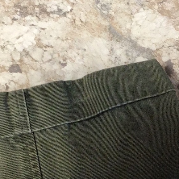 Cremieux green khakis 50x32 pleated, cuffed - Picture 4 of 6